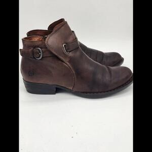 Born Dark Brown Womens Bootie Sizw 7.5 With Zip And Buckle